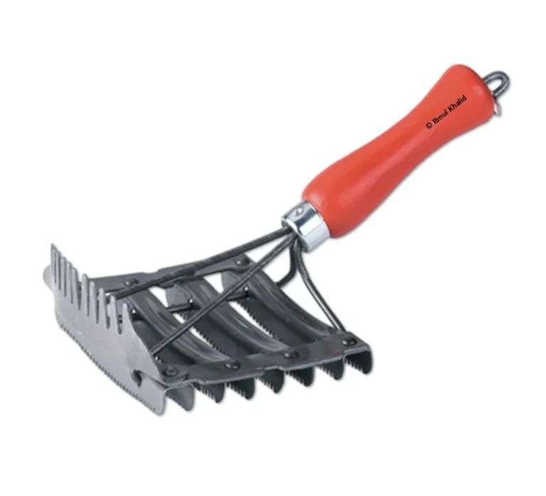 Steel Curry Comb Type 1